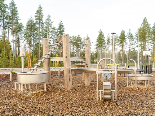 Vodní herní prvky z řady Robinia Play přinášejí dětem radost a podporují jejich tvořivost a spolupráci.