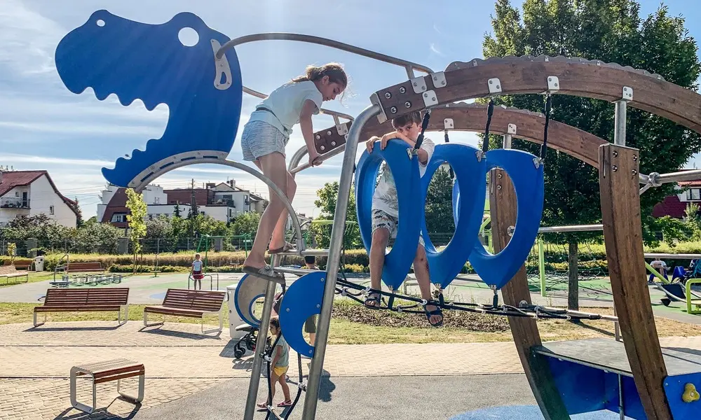 Řada Dino byla navržena pro všechny malé milovníky dinosaurů a fanoušky lezení.