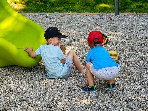 Při hře se děti přirozeně učí spolupracovat a komunikovat.