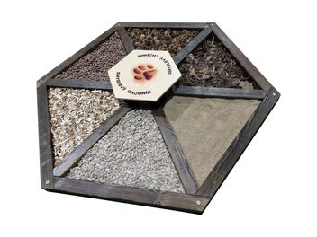 Smyslový chodník s lavičkou